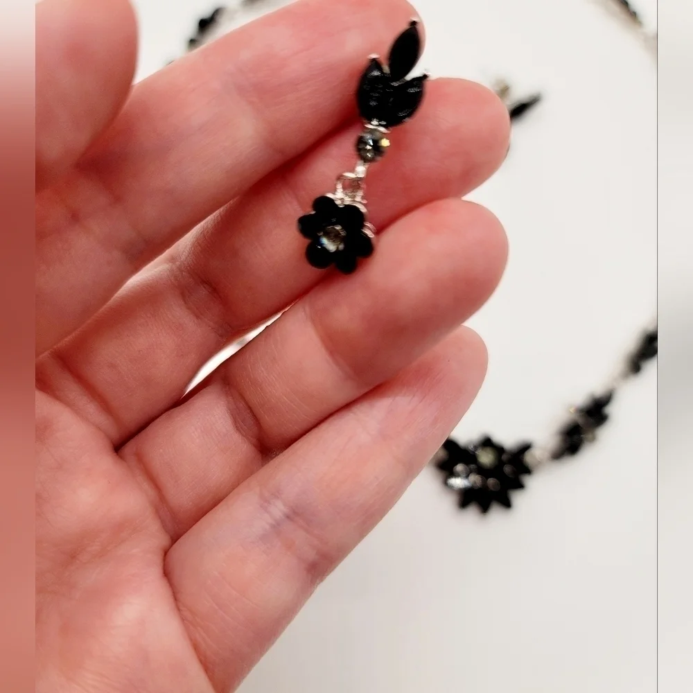 NWT  Rhodium plated Silver Black Necklace Earring Set